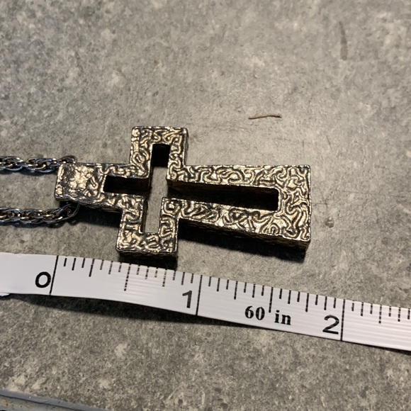 Cross necklace - Picture 4 of 4